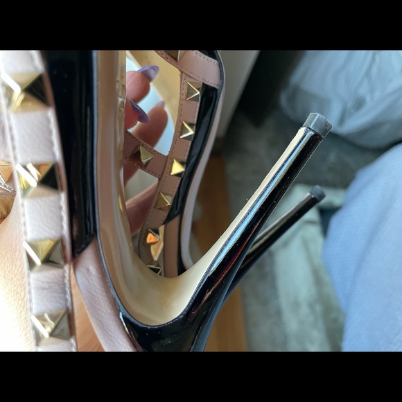 Valentino Rockstuds heels.  Size 38 - Picture 4 of 6